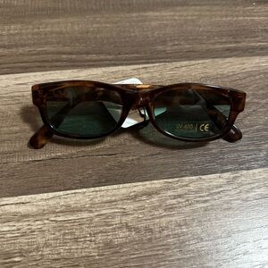 Stylish Tortoiseshell Sunglasses